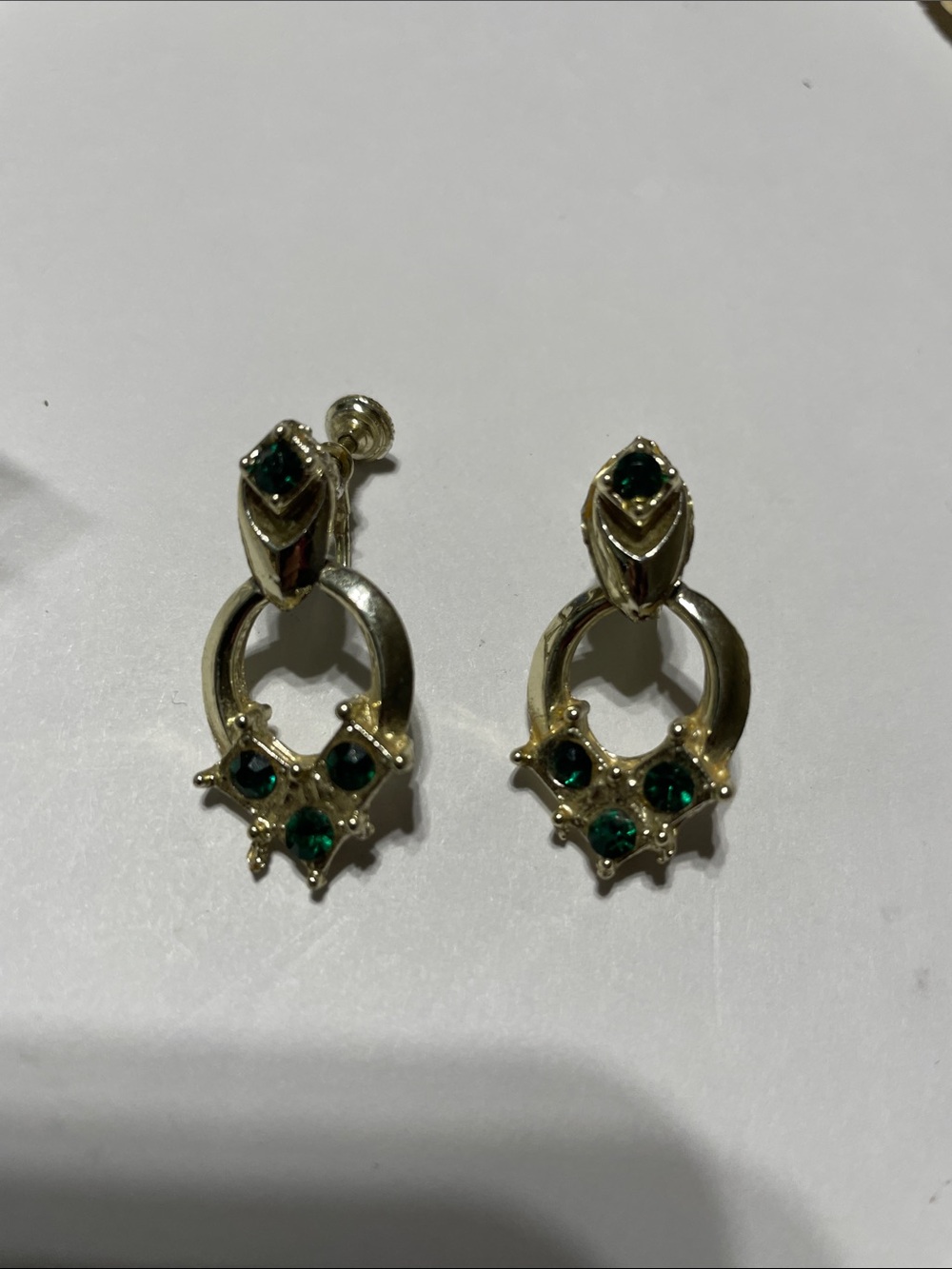 Vintage Emerald Green Rhinestone Drop Clip On Earrings.  Ms P